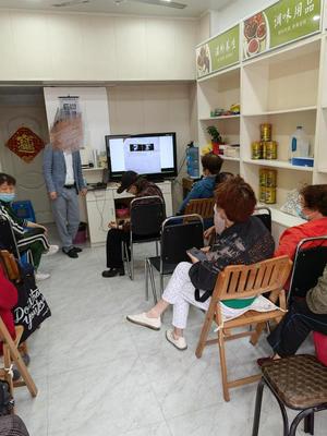 駝奶能治腎病、糖尿病和乙肝?商店送雞蛋、旅游引誘老人參加講座,查處曝光