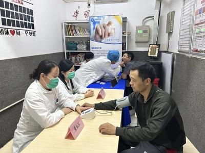 用心服務(wù)凝聚"新新"力量 他們?yōu)?quot;快遞小哥"排憂(yōu)解難